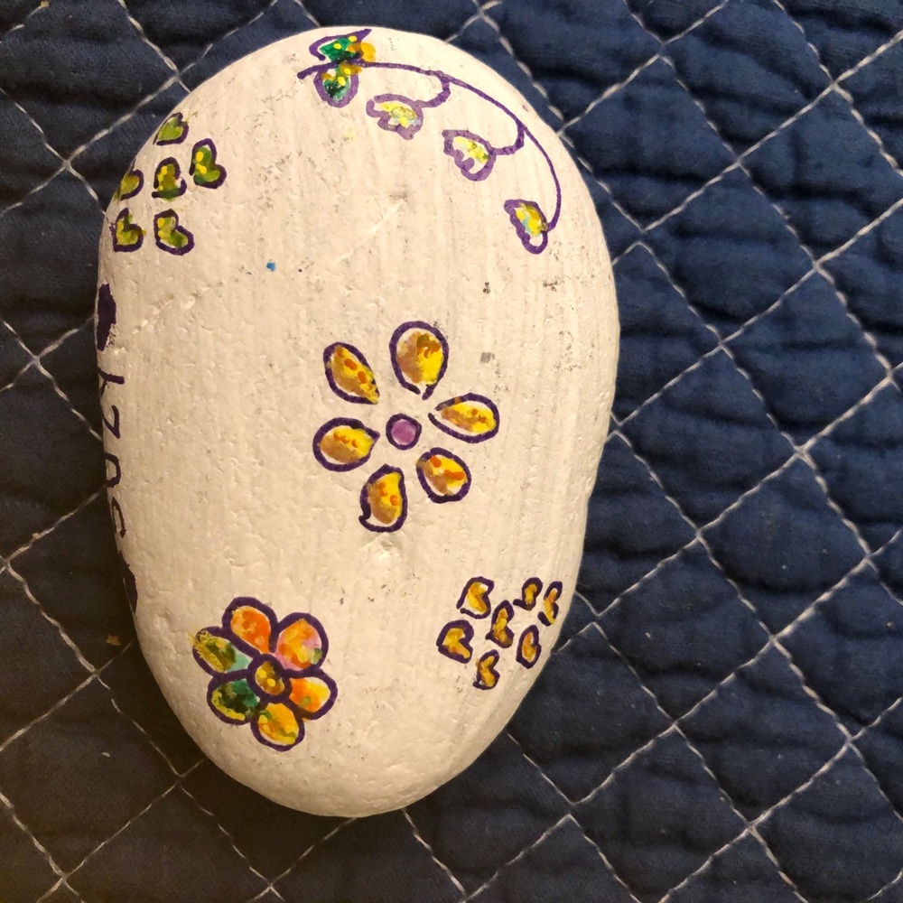 SENDING LOVE HAND PAINTED ROCK - Picture 4 of 10
